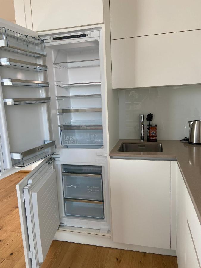 Triiiple Suites Level 21 Mit Balkon Und Tiefgarage Vienna Exterior photo