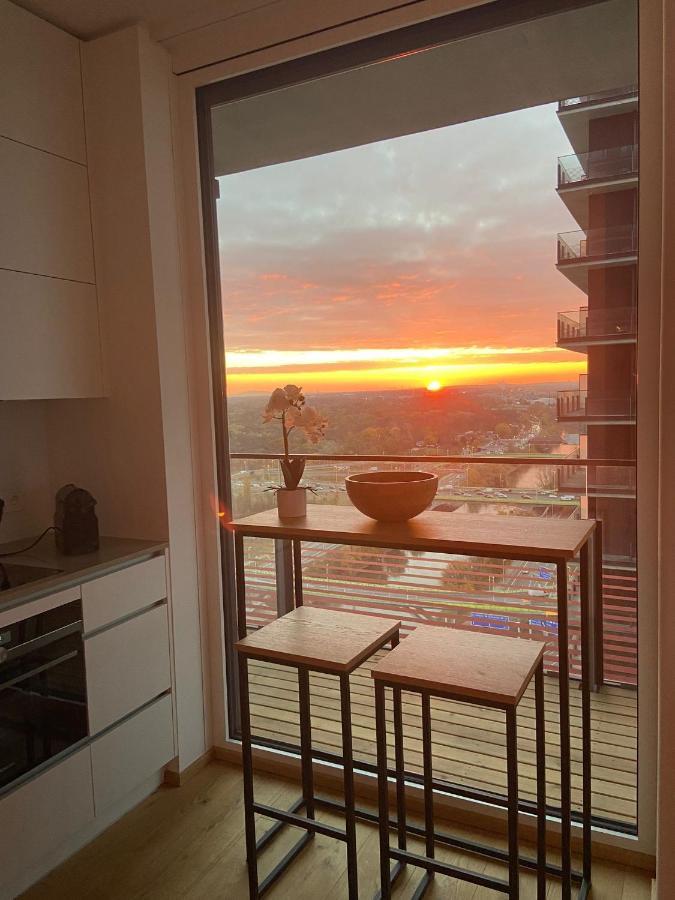 Triiiple Suites Level 21 Mit Balkon Und Tiefgarage Vienna Exterior photo